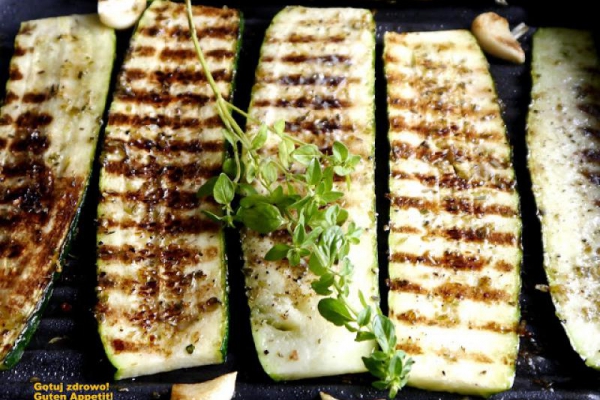 Grillowana cukinia z oregano i parmezanem