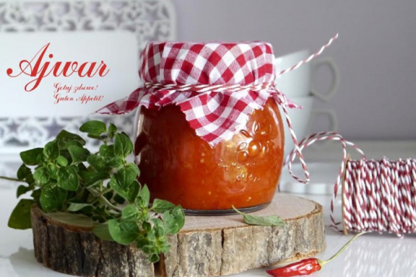 Ajwar - pasta z pieczonej papryki i bakłażana