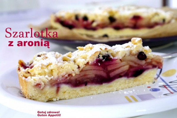 Szarlotka z aronią