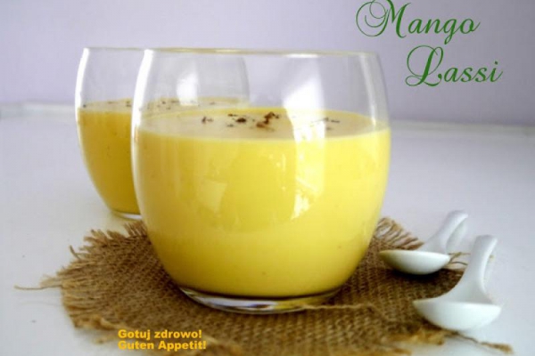 Mango lassi