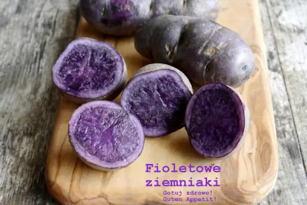 Fioletowe ziemniaki z piekarnika