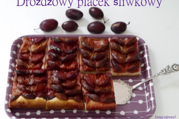 Drożdżowy placek śliwkowy z blachy