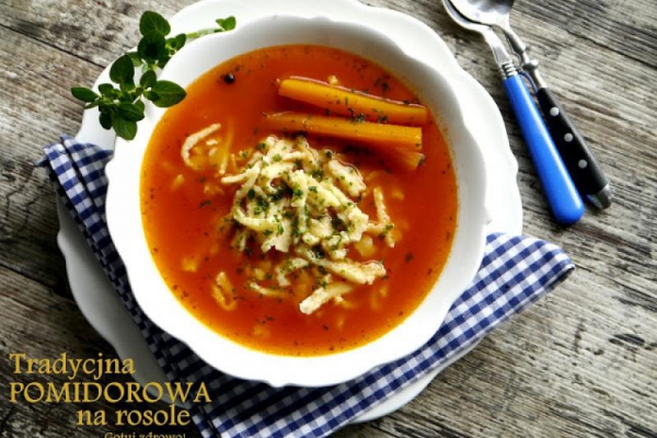 Tradycyjna pomidorowa ze świeżych pomidorów na rosole