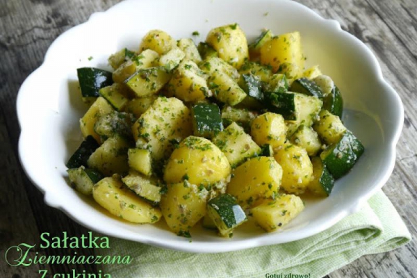 Sałatka ziemniaczana z cukinią - Grüner Kartoffelsalat