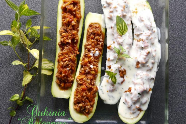Cukinia faszerowana Bolognese pod beszamelem