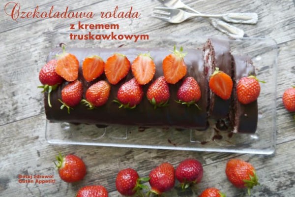 Rolada czekoladowa z kremem truskawkowym - II warianty