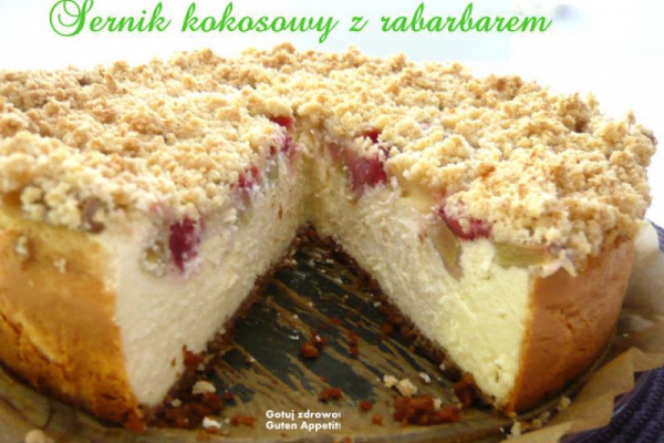 Sernik kokosowy z rabarbarem