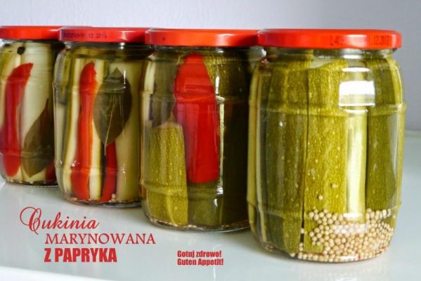 Cukinia marynowana z papryką