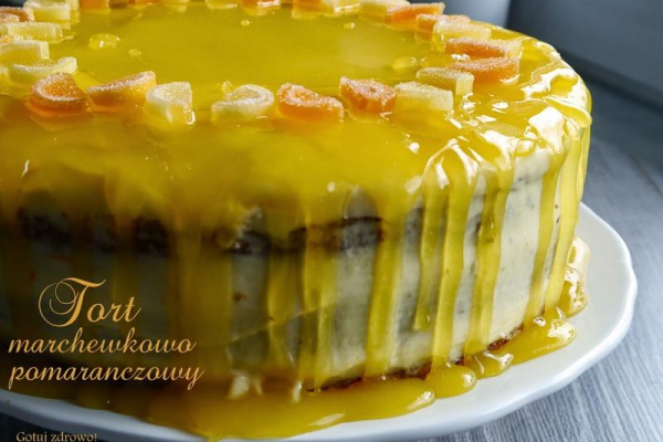 Tort marchewkowy z kremem pomarańczowym