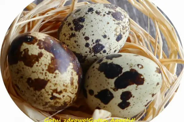 Tostowe muffinki z przepiórczymi jajkami i szpinakiem - Czym kuszą perlicze jajka?