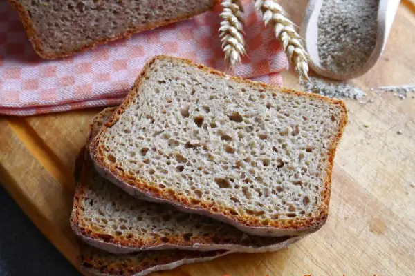 Chleb żytni z mąką pszenna razową i łamanym ziarnem żyta wg J.Hamelmana