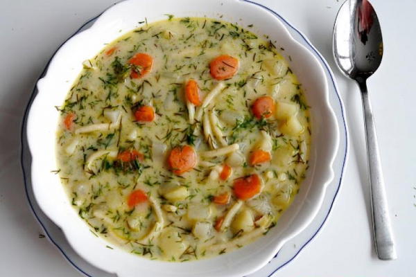 Zupa koperkowa z ziemniakami i kalarepką