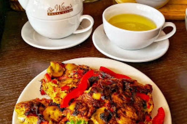 Fit omlet z pieczarkami, papryką i szczypiorkiem