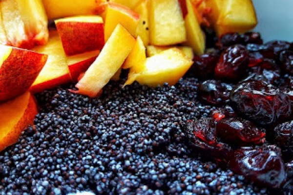 Fit owsianka z bananem, żurawiną i makiem