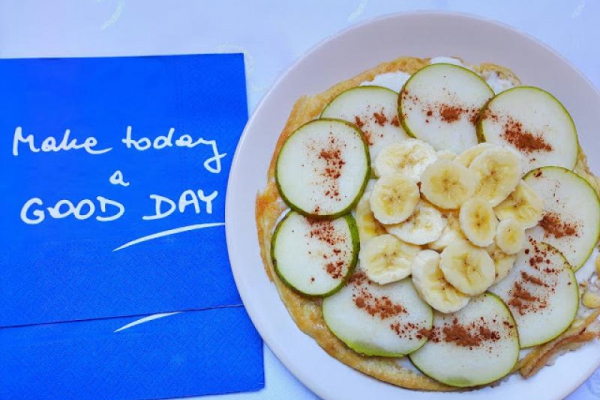 Fit omlet z gruszką i bananami