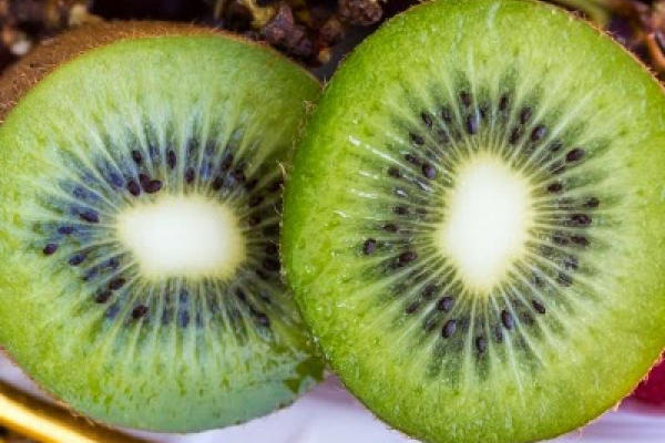 Koktajl z kiwi poprawiający trawienie