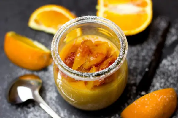 Przepis na Pudding z nasionami chia, pomarańczą i suszonymi śliwkami