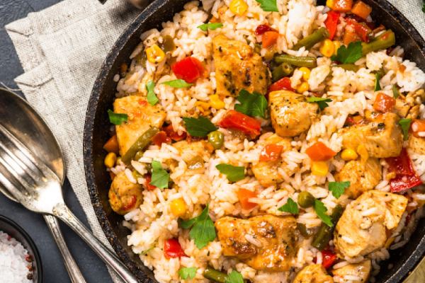 Przepis na Ryż Curry z Kurczakiem: Aromatyczna Podróż Po Smakach Azji!