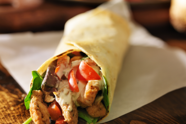 Fit Tortilla z Kurczakiem i Warzywami: Lekki Posiłek dla Zdrowego Stylu Życia