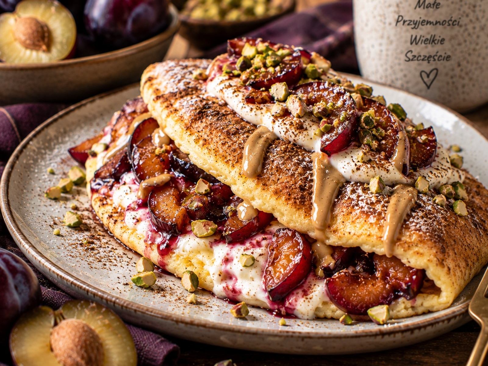 Fit Protein Plum Cheesecake Omelet – Wysokobiałkowy Omlet ze Śliwkami