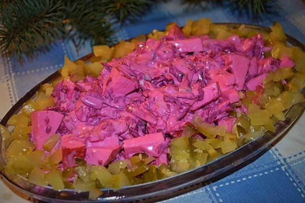 Szybka sałatka śledziowa