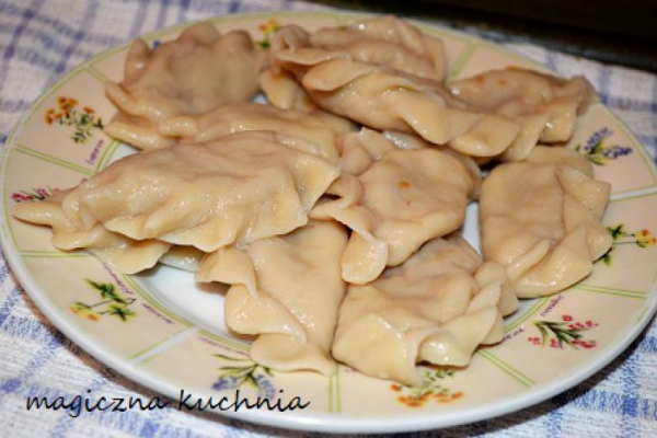 Pierogi z kiszoną kapustą i kaszą
