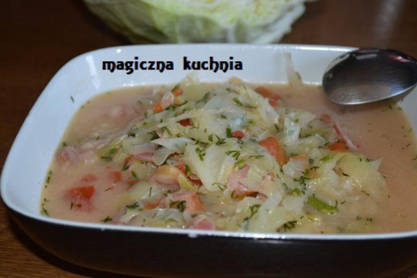 Zupa z młodą kapustą