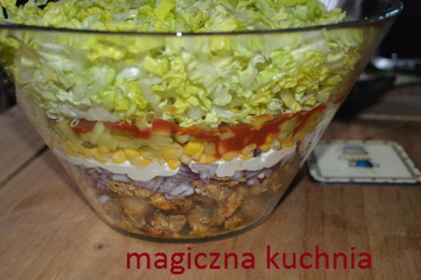 Sałatka warstwowa Gyros-kebab