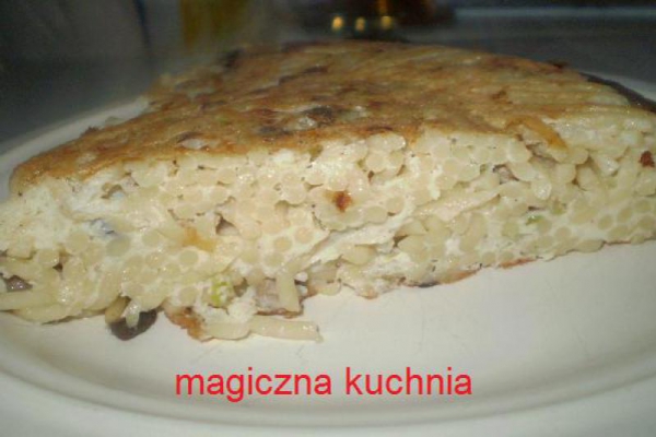 Omlet z makaronem spaghetti