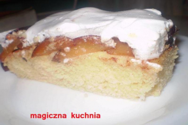 Biszkopcik śliwkowy z pianką