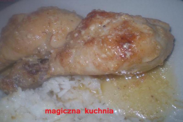Pałeczki z kurczaka w miodowym sosie