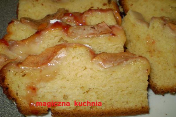 Ciasto drożdżowe z gruszkami