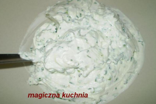 Kanapkowa pasta z białego sera ze szczypiorkiem