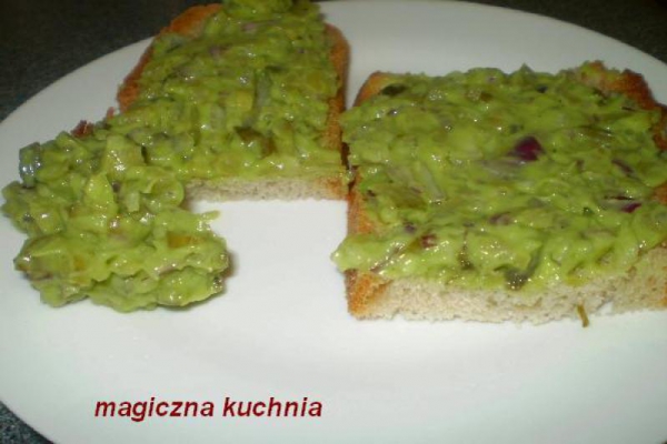 Pasta awokado z ogórkiem