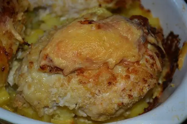 Zapiekane piersi z kurczaka z boczkiem i mozzarellą