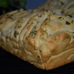 Chleb ziołowy odrywany