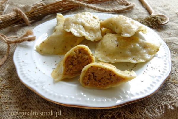 Smażone pierogi z kaczką i masłem majerankowym