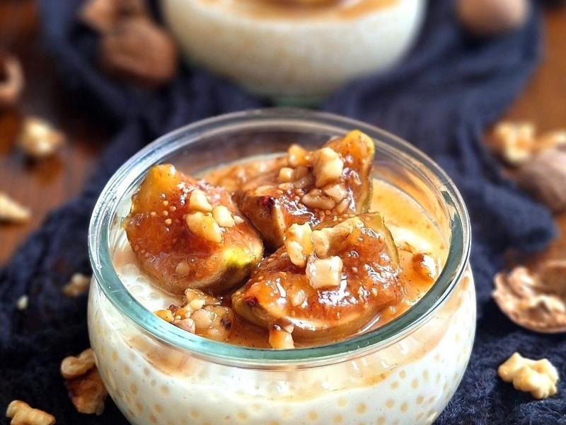Pudding z tapioki z karmelizowanymi figami