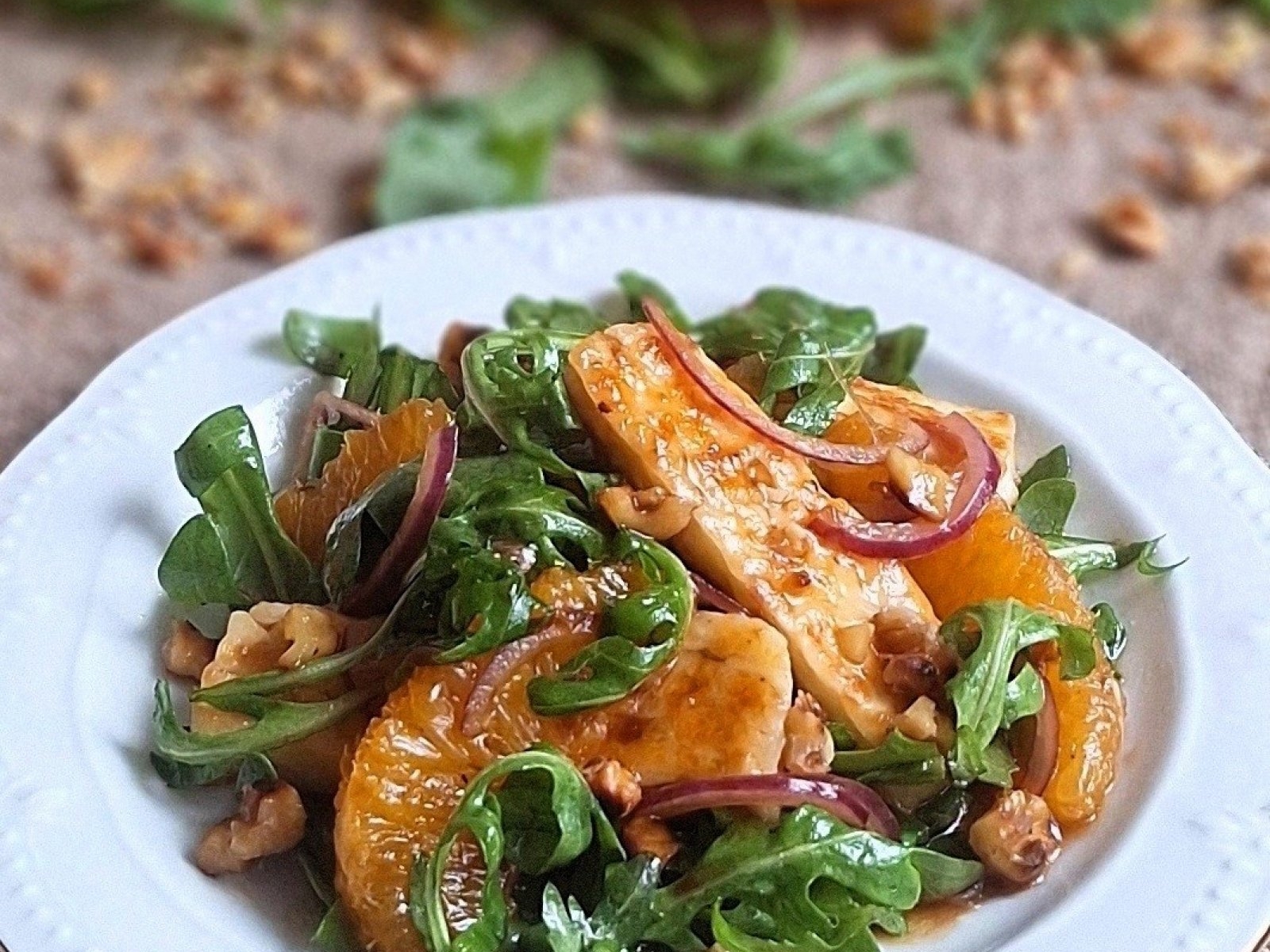 Sałatka z serem halloumi i pomarańczami