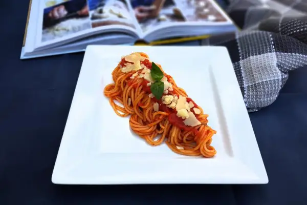 Spaghetti pomodoro  