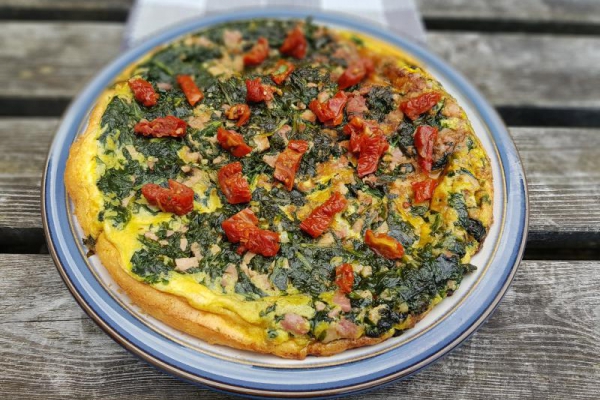 Frittata ze szpinakiem i boczkiem czyli Low Carb