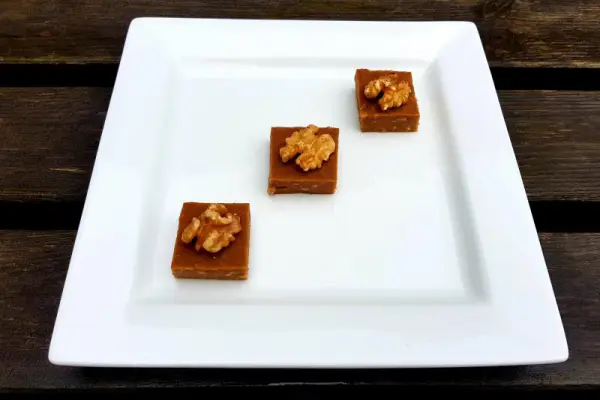 Kawowe kwadraty z semoliny 