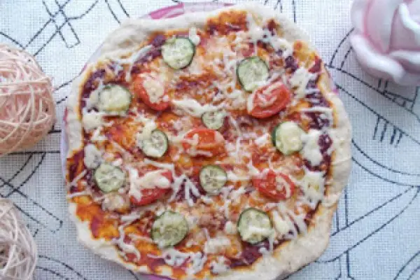 Pizza na orkiszowo-owsianym spodzie