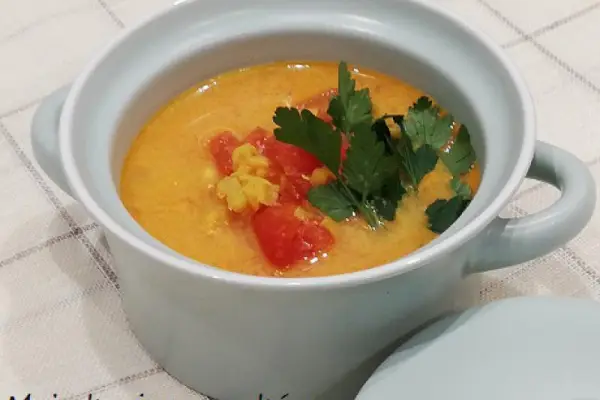 Zupa z soczewicą i pomidorami