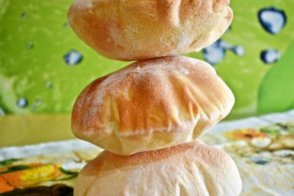 Domowe chlebki pita