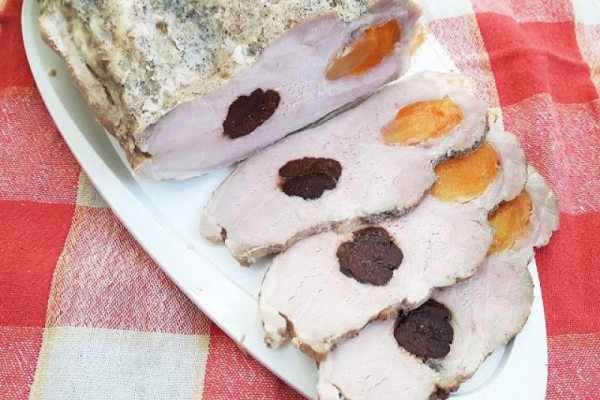 Schab ze śliwką i morelą