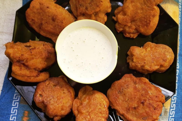Kąski z kurczaka w cieście curry