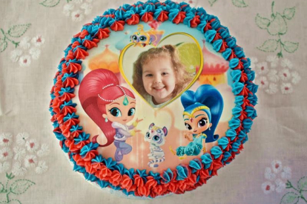 Tort śmietankowy z malinami Shimmer i Shine