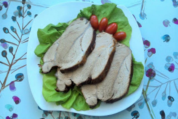 Pieczona łopatka w winnej marynacie