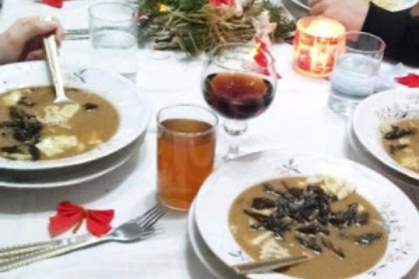 Zupa grzybowa z leśnych grzybów